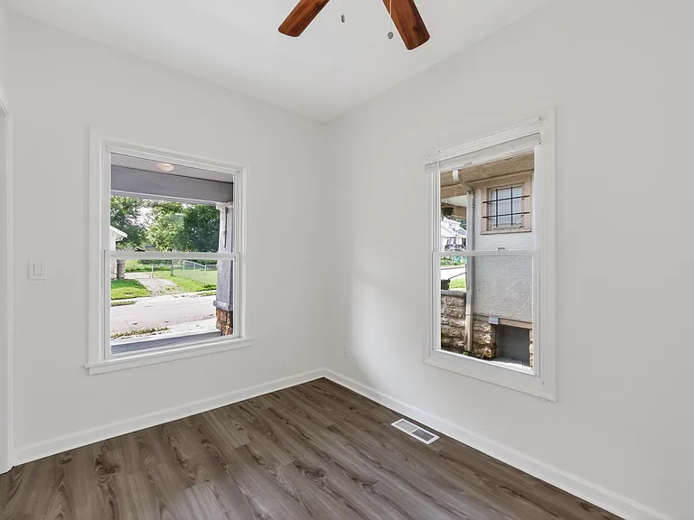 4617 S Benton Ave — Photo 14