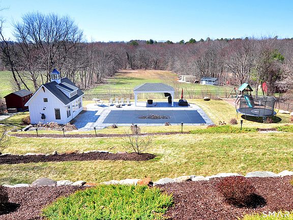 3rd image of 196 Jobs Hill Road