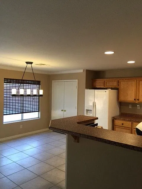 4 bed, 2.5 bath, 2094 sqft, $1,950 — Photo 2