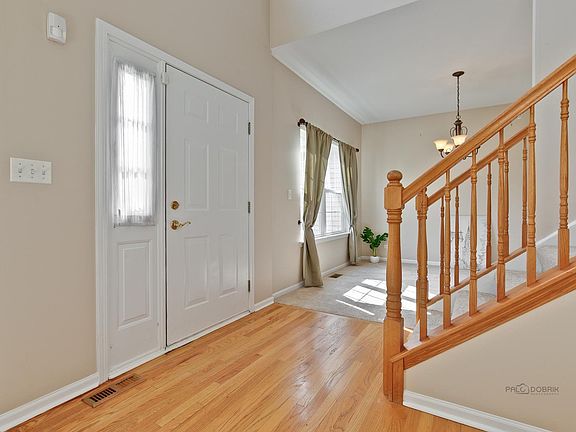 2nd image of 1421 Marilyn Ct