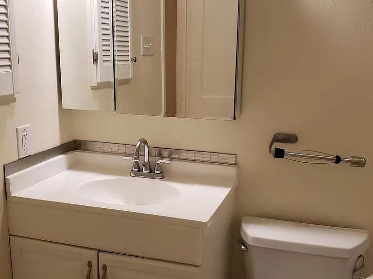 1202 E Saint Johns Ave #B — Photo 21