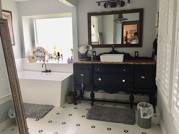 Master Bath - Her vanity