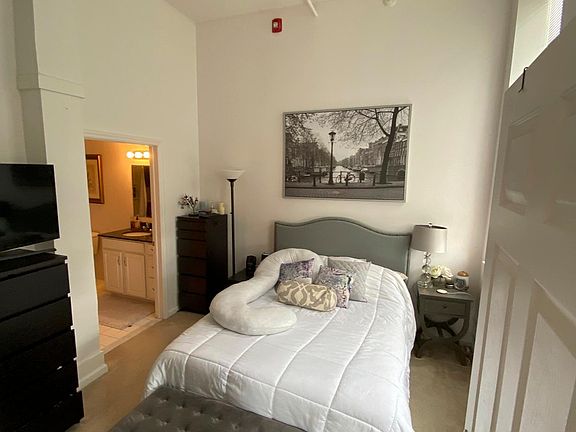 4th image of 115 Levering St #302