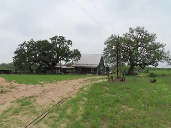 678 Tank Hollow Rd, Poteet, TX 78065