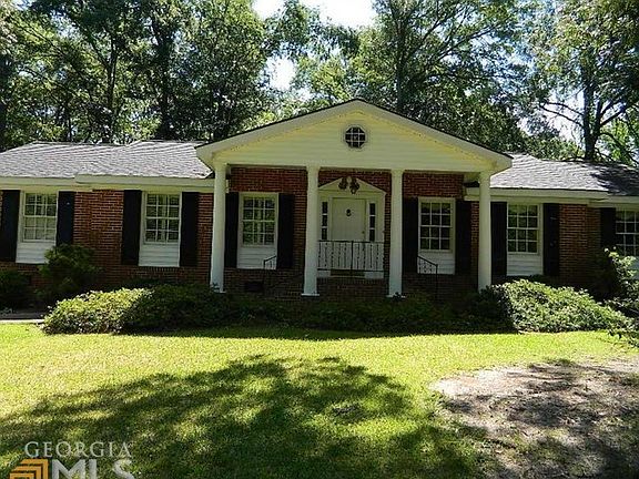 2nd image of 637 Evergreen Dr