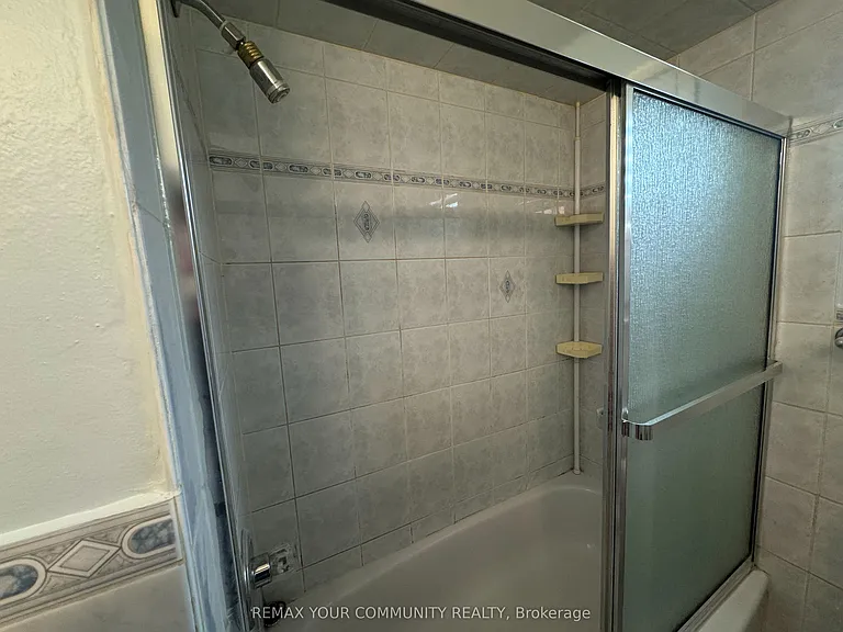 300 Driftwood Ave #UPPER — Photo 22