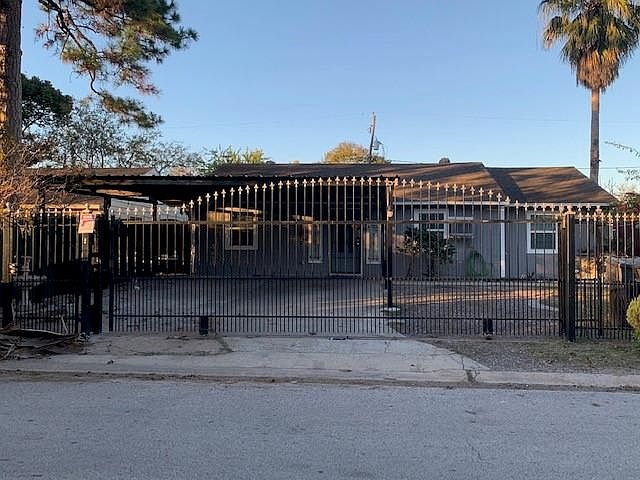 1st image of 2935 Briarwick Ln