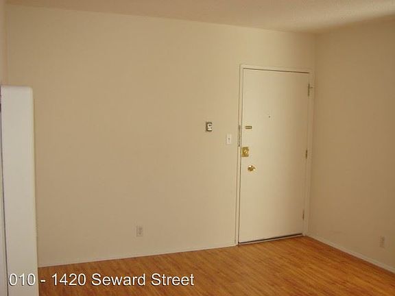 5th image of 1420 Seward St APT 5
