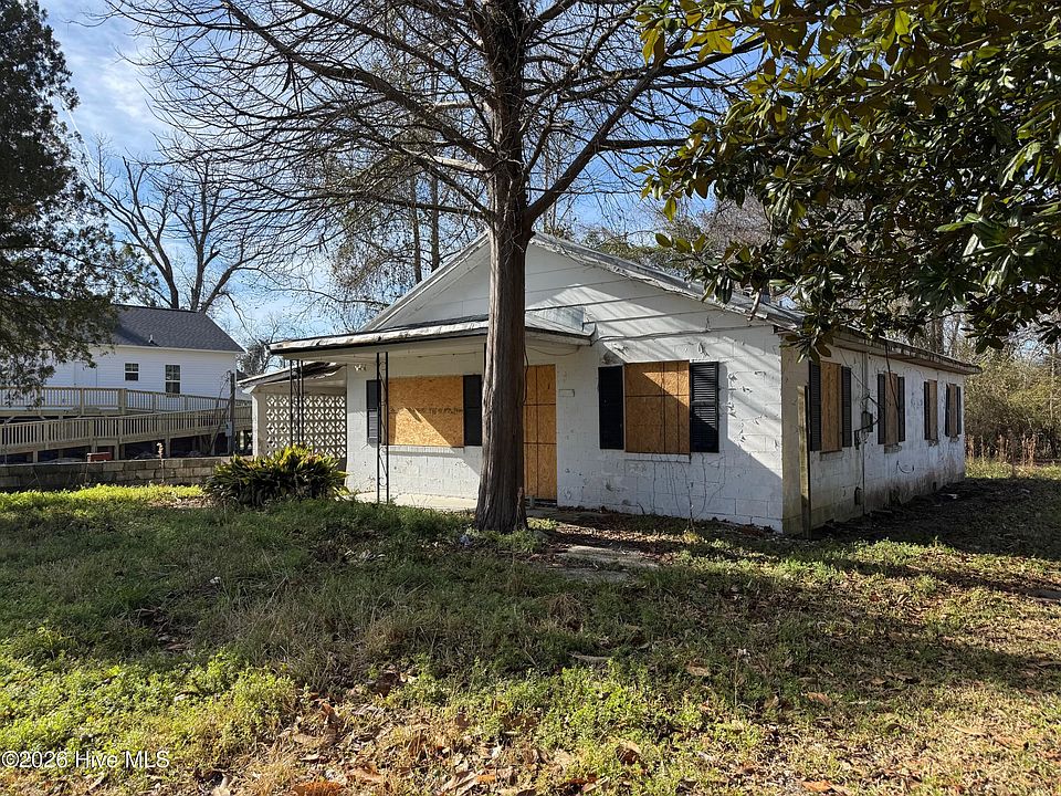 1st image of 1021 Lees Avenue