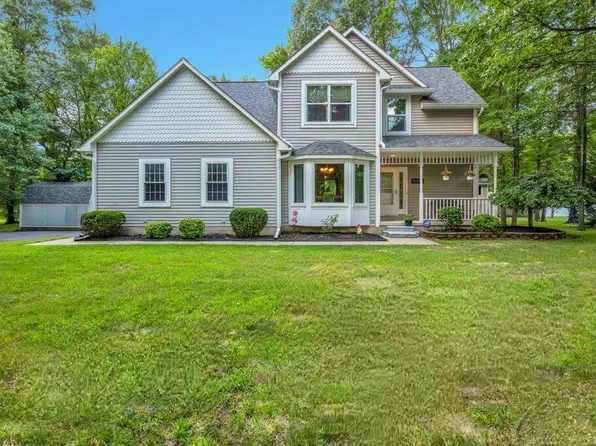18460 Savage Rd, Belleville, MI 48111