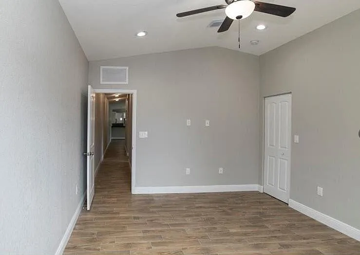 1138 NW 1st Ave — Photo 12