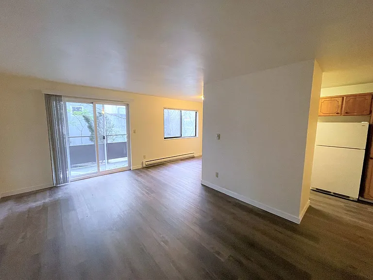 Hill Town Apartments — Photo 16
