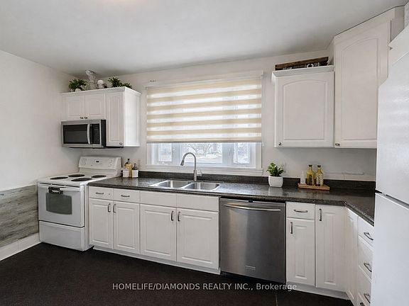 3rd image of 207 Thorold Rd