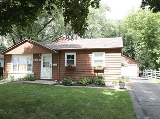 14 Hill Dr, Crystal Lake, IL 60014