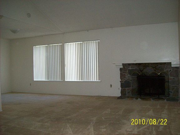 Living Room (1) (1)_01142016