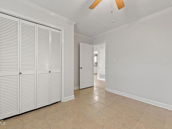 4th image of 10072 Fountain Ave