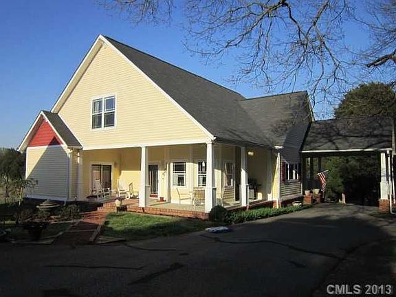 3rd image of 199 Blueberry Hill Dr