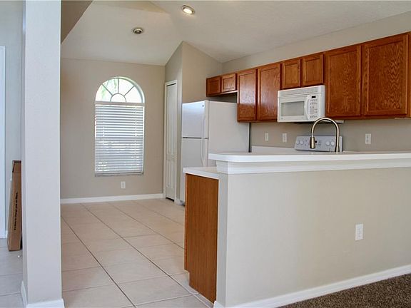 4th image of 8215 Carriage Pointe Dr