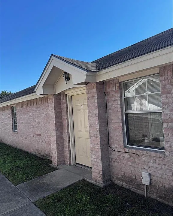 2711 Presidio Dr
