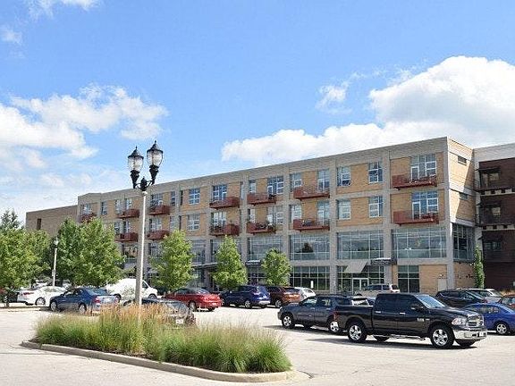 4th image of 705 Village Green Way Unit 313