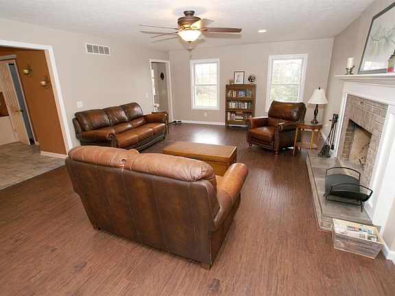4th image of 6281 Breckenridge Ln