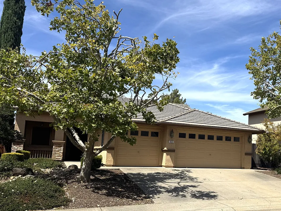 1033 Halidon Way