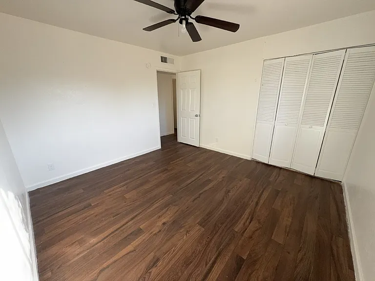 3627 W Northview Ave — Photo 8