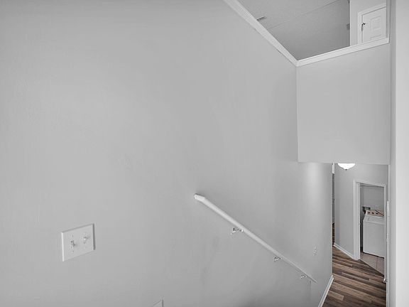 4th image of 8305 Homeport Court
