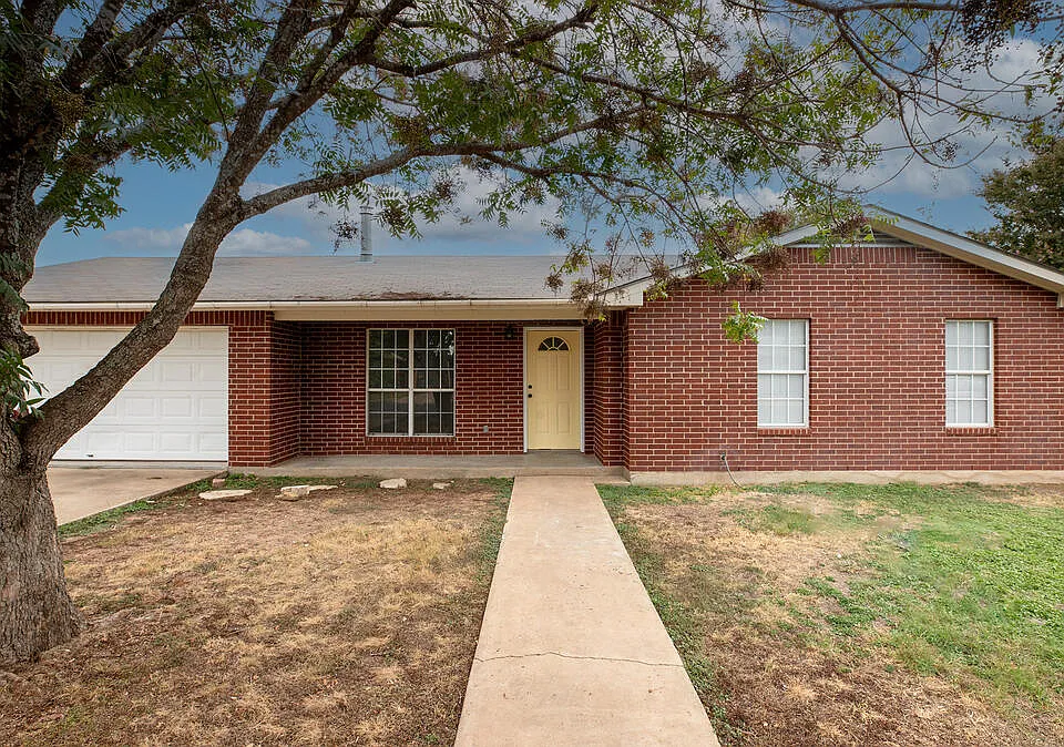 703 Dawn Ln