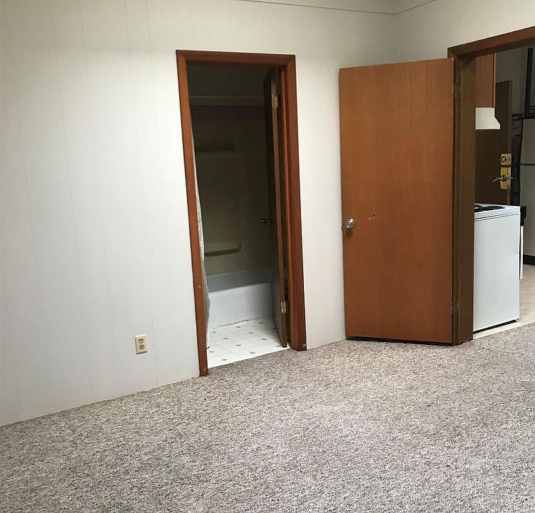 1st image of 504 1/2 Broadway St APT 3