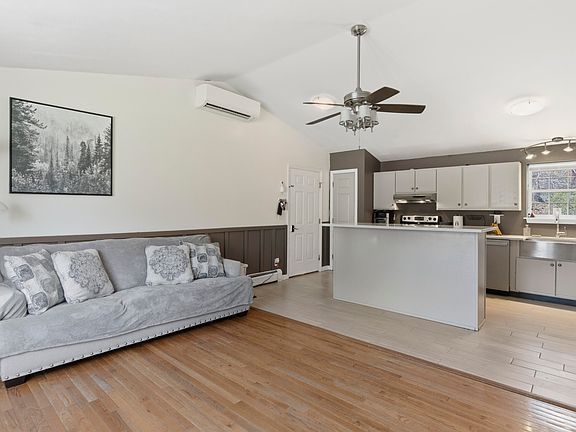 4th image of 42 Kent Street