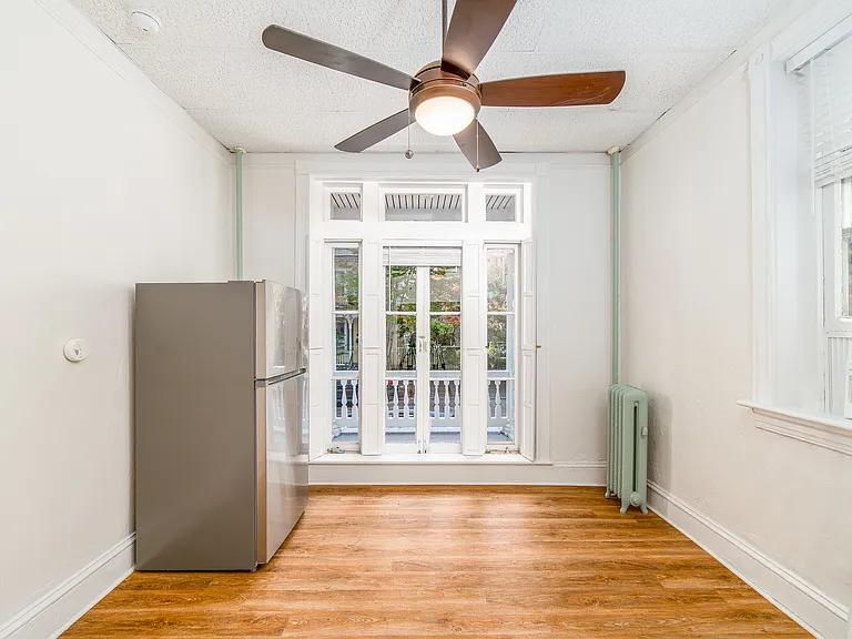 359 Middle St — Photo 7