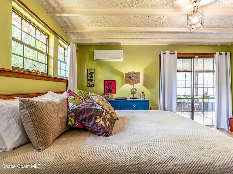 1211 Houston St — Photo 13