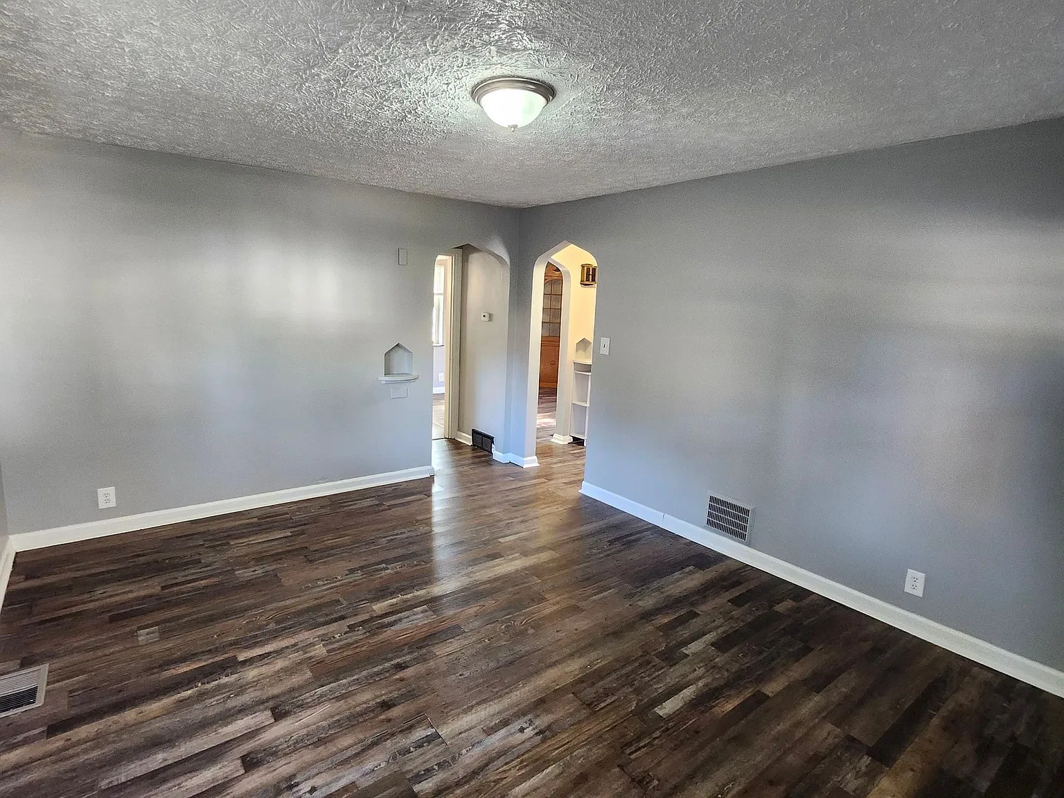 3029 South Hegry Circle — Photo 2