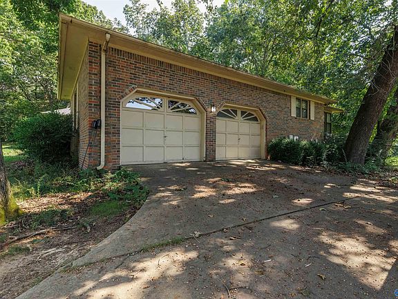 2nd image of 222 Dee Ann Rd