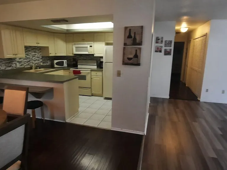1004 SE 8th St #2 — Photo 60
