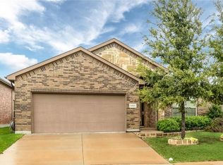 2921 Maple Creek Dr, Fort Worth, TX 76177