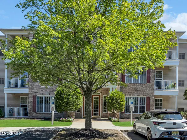 219 Sophee Lane, Lakewood, NJ 08701