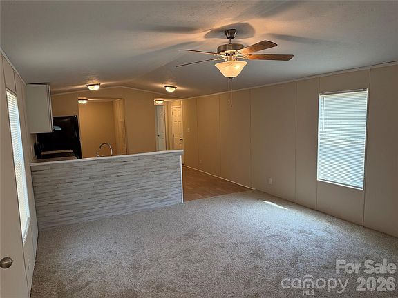 5th image of 273 McMillan Dr