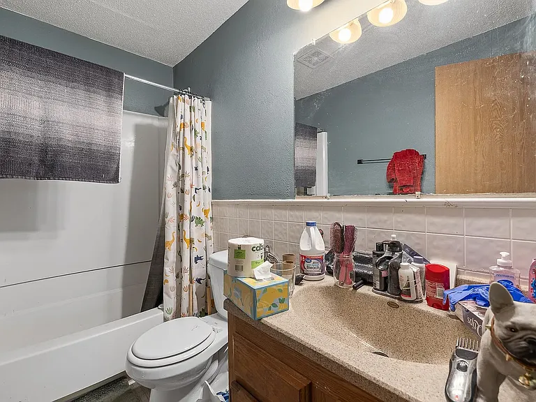 621 East Blvd N #B — Photo 3
