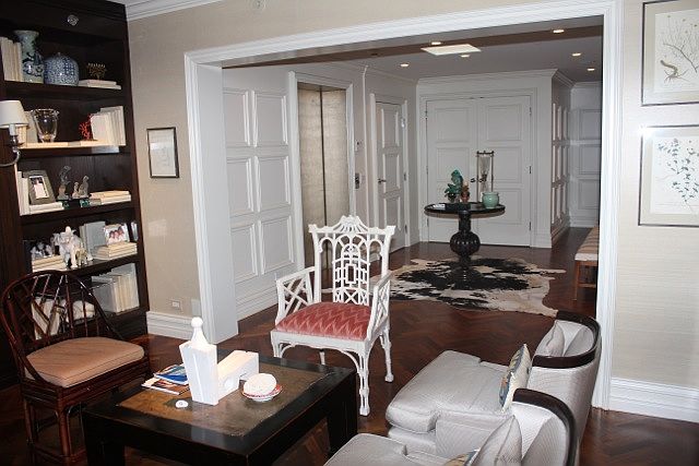 Foyer & Sitting Area