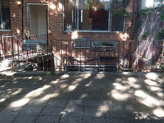 3rd image of 418 17th St APT 1A
