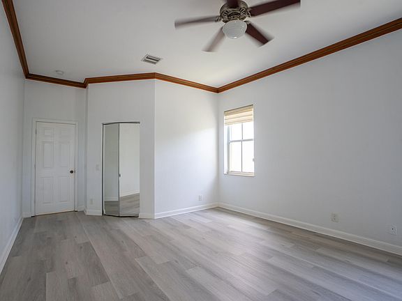 2nd image of 1002 Lavender Circle