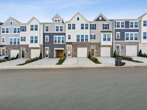 9453 Greenbrew Way, Fredericksburg, VA 22407