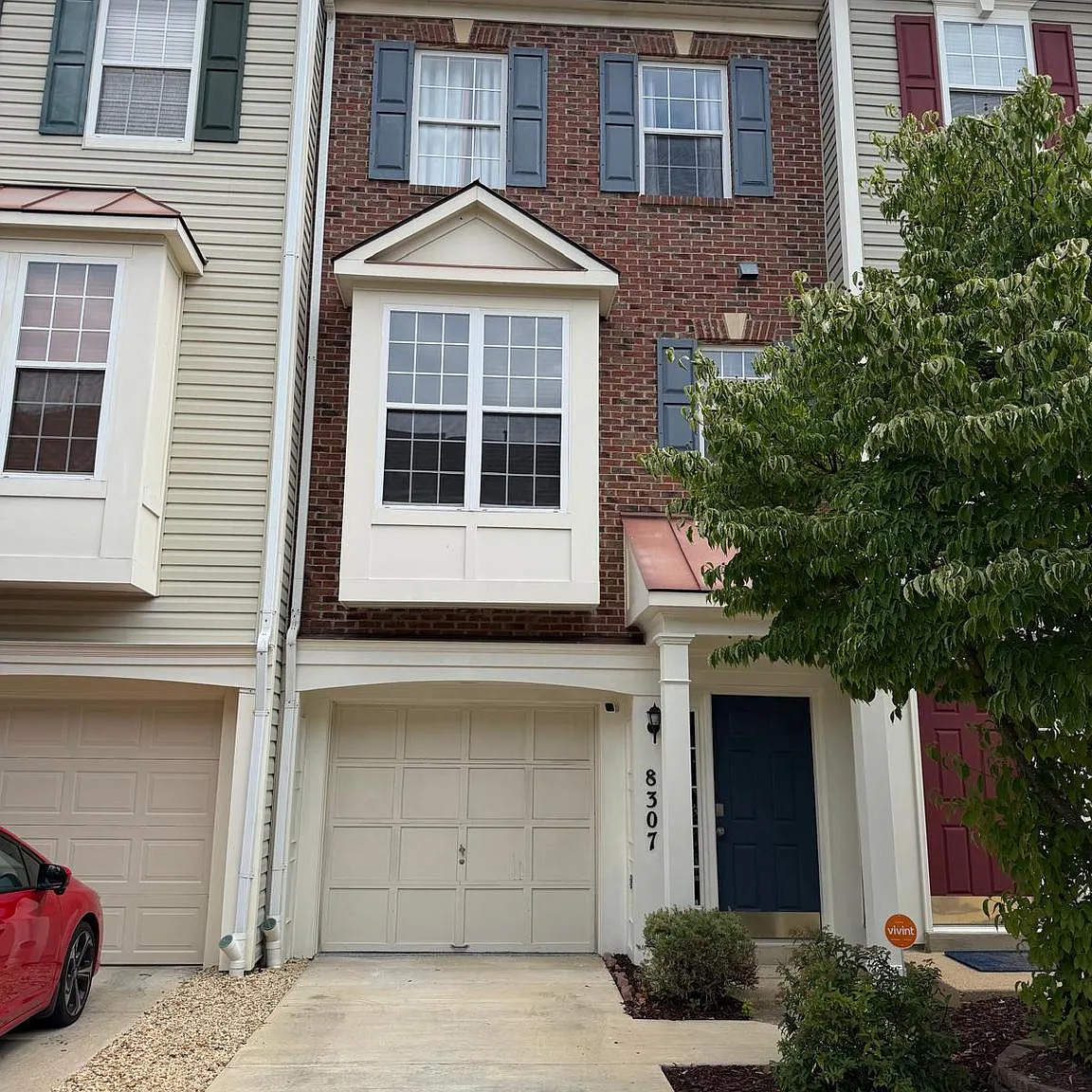 2 bed, 2.5 bath, 1348 sqft, $2,600 — Photo 2
