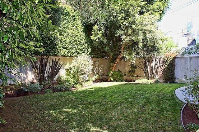 2nd image of 1821 N Poinsettia Ave