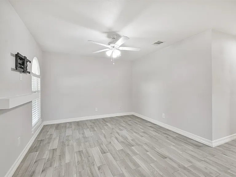 7623 Yellow Pine Dr — Photo 9