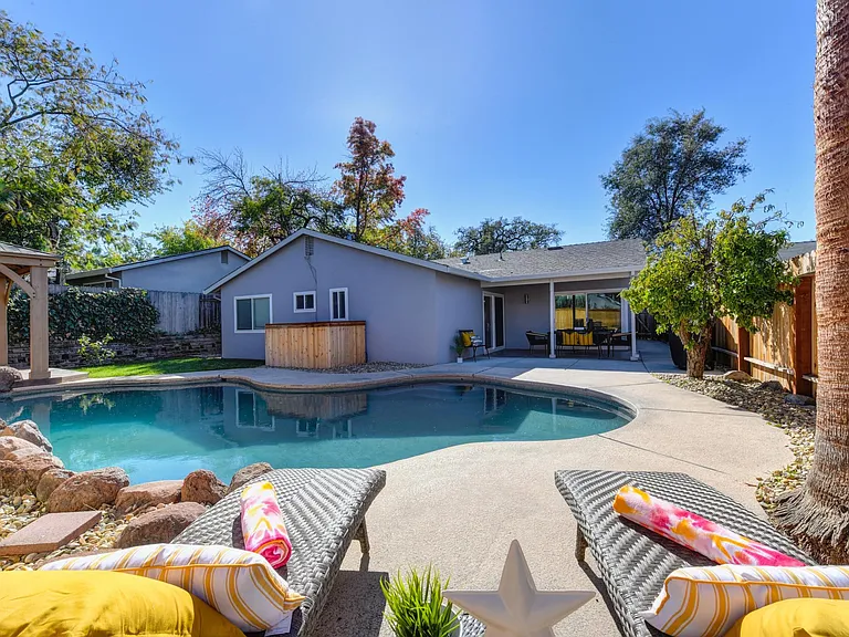 5613 Phlox Ct — Photo 37