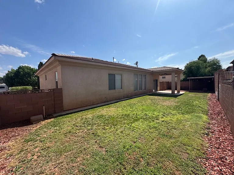 2409 E 200 S — Photo 15
