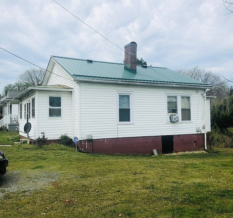 2nd image of 500 Berry Hill Rd